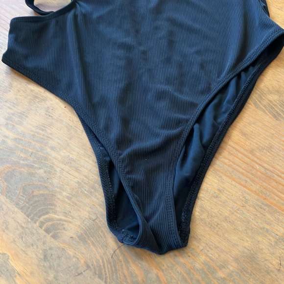 Refuge Xl/tall one piece swimsuit w one shoulder strap, lined w/ padded bra. - Picture 3 of 11